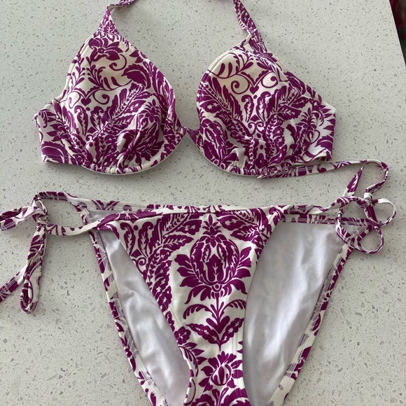Victoria Secret Bikini 36dd top/small bottoms - Picture 1 of 2